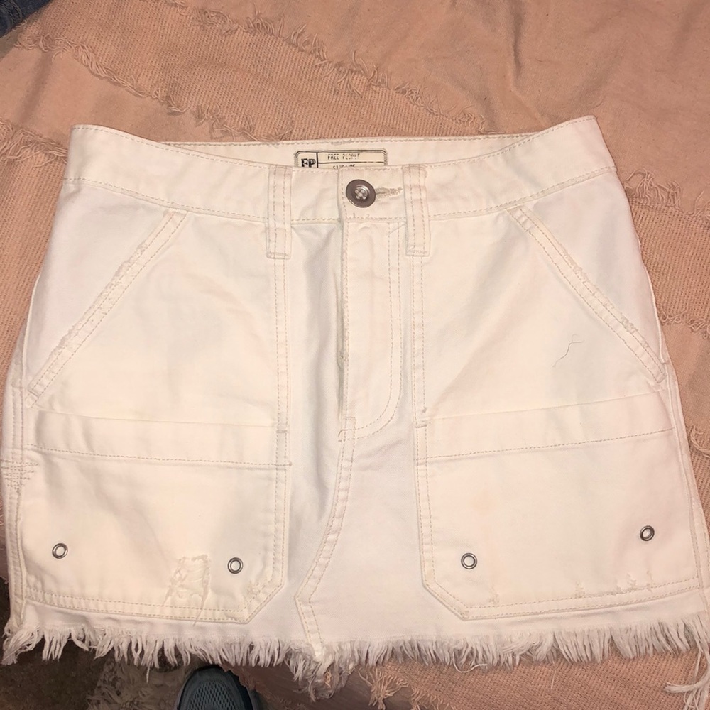 FREE PEOPLE WHITE JEAN SKIRT: SIZE 25